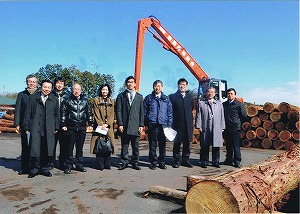 平成25年2月17日　森林組合と間伐材市場・森林の現地視察